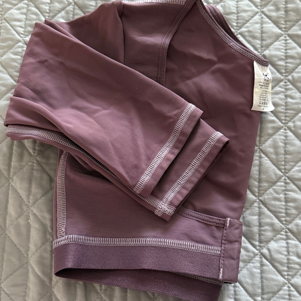 Tributo Compression Sharp Wear Purple Long Sleeve Size Medium.